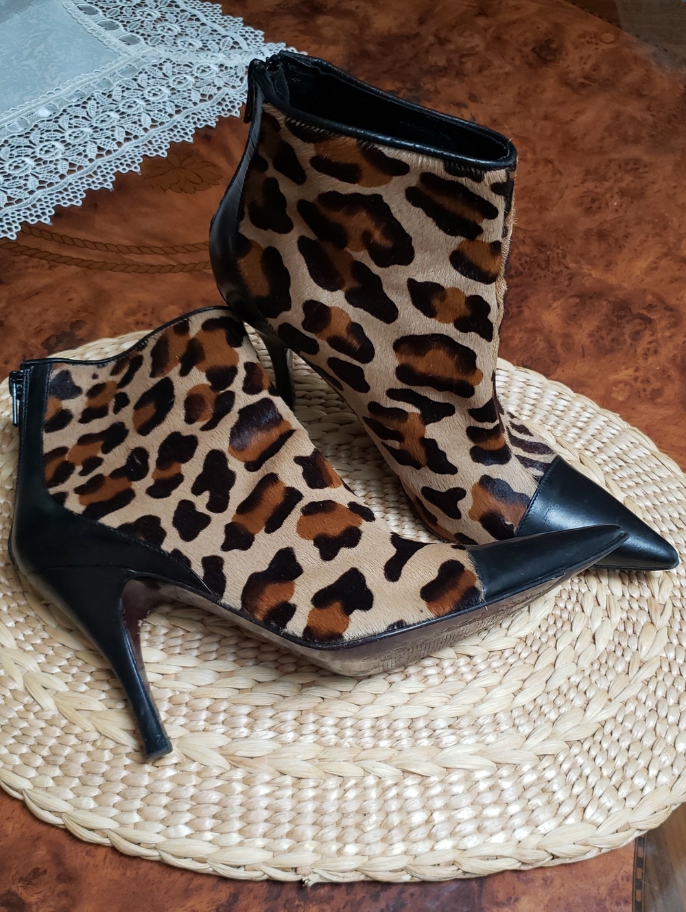 Via Spiga Leather Real Fur Leopard Print Pointed Toe Ankle Boots - Sz.8.5 - Picture 5 of 6